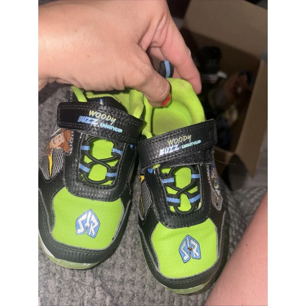 Toy Story Shoes Buzz And Woody Light Up Size 9 Kids GREAT condition Toy Story 4